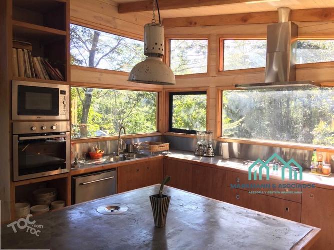 Espectacular casa inmersa en el bosque en el exclusivo Condominio Kawelluco