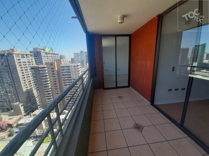 Amplio departamento en 2 Hab 2 Baños con est y bod, Carmen 77, Santiago Centro