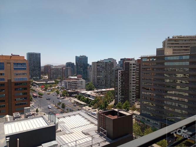 Metro Manquehue 1 dorm c/estacionamiento