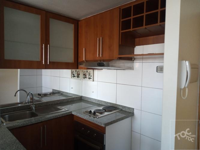 Metro Manquehue 1 dorm c/estacionamiento