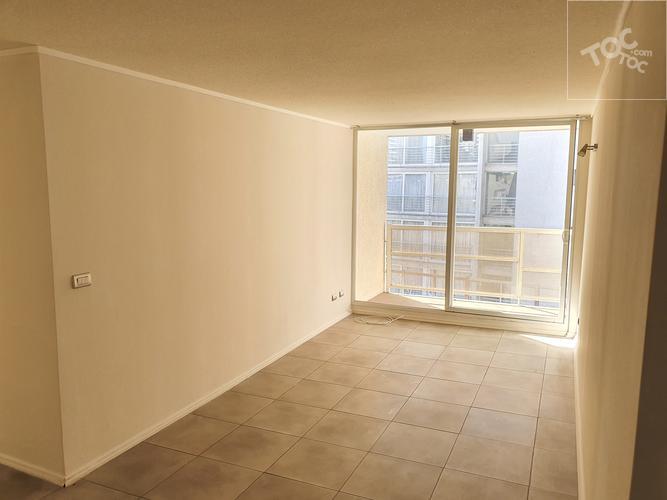 ¡Oportunidad en Santiago Centro! Depto. en Arriendo en calle San Isidro, 2D/2B + Estacionamiento y Bodega (Metro Parque Almagro, Metro Av. Matta)