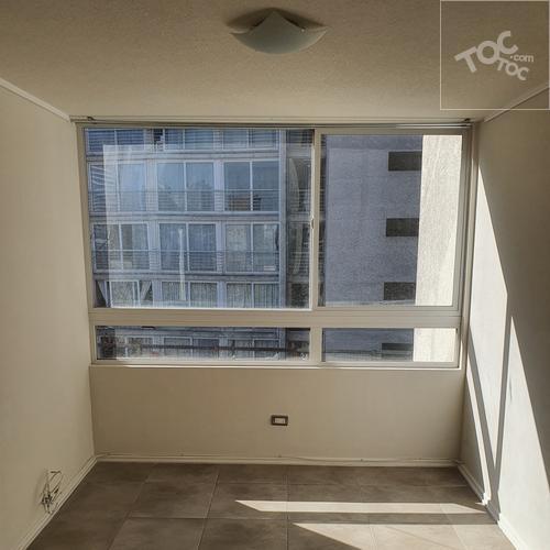 ¡Oportunidad en Santiago Centro! Depto. en Arriendo en calle San Isidro, 2D/2B + Estacionamiento y Bodega (Metro Parque Almagro, Metro Av. Matta)