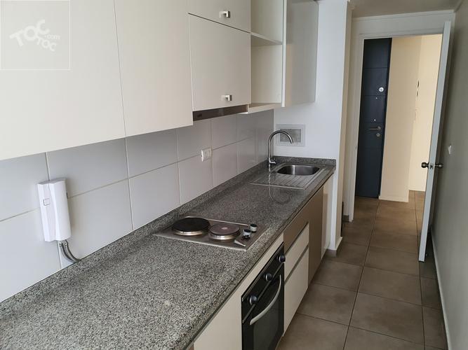 ¡Oportunidad en Santiago Centro! Depto. en Arriendo en calle San Isidro, 2D/2B + Estacionamiento y Bodega (Metro Parque Almagro, Metro Av. Matta)