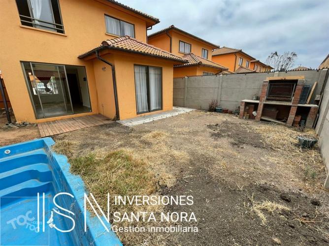 Casa con piscina sector don Guillermo, a pasos de ulriksen, san joaquín