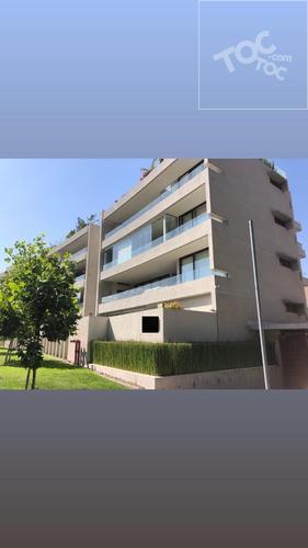 Depto, 4 dormitorios 4 baños, la pieza 4 puede ser escritorio, o servicio, cocina independiente, gran terraza .
