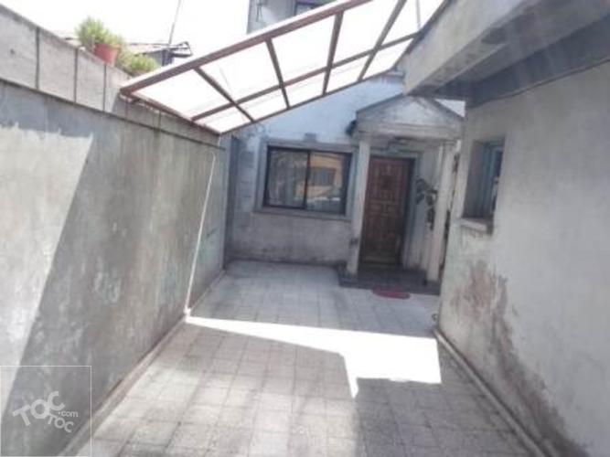 Casa de 3 Pisos con 7D 3B, ubicada en Piramide con Santa Rosa, San Joaquin