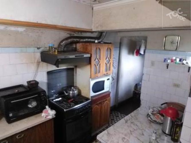 Casa de 3 Pisos con 7D 3B, ubicada en Piramide con Santa Rosa, San Joaquin