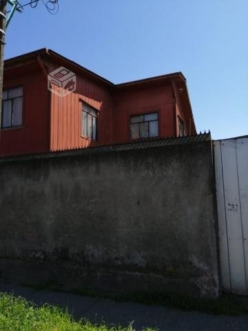Casa esquina sólida Patricio Lynch 
