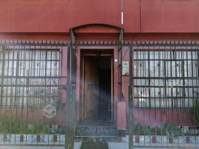 Casa esquina sólida Patricio Lynch 