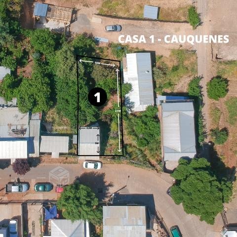 Pequeña casa en gran sitio a 3 cuadras del centro