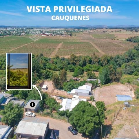 Pequeña casa en gran sitio a 3 cuadras del centro