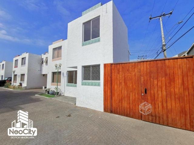 Se arrienda casa en condominio marsella