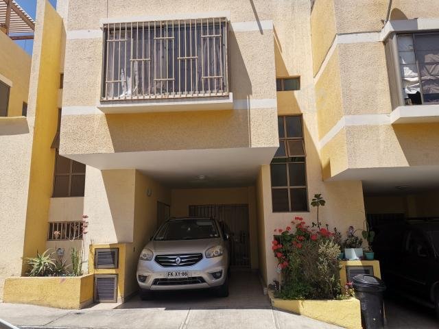 Casa en villa calle linares 4 dormitorios