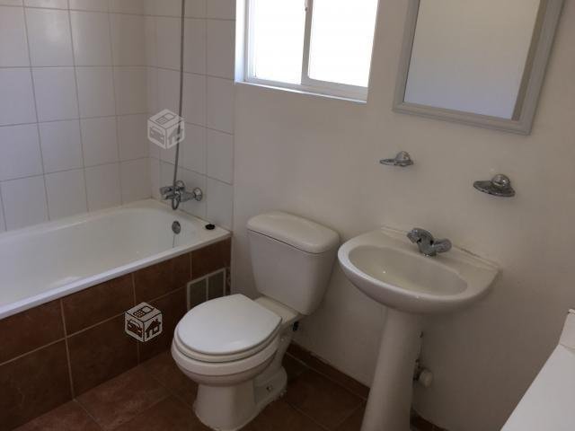 2 pisos, cercana estacion El Belloto, condominio