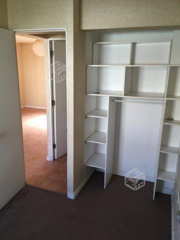 2 pisos, cercana estacion El Belloto, condominio