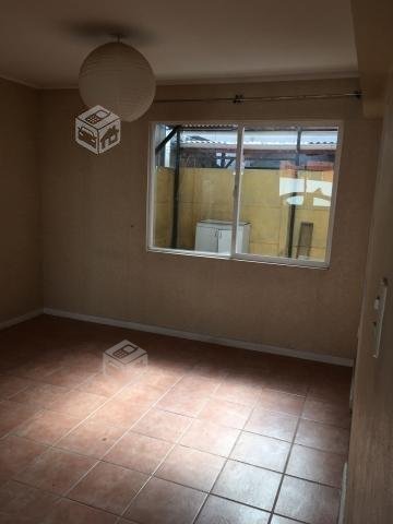 2 pisos, cercana estacion El Belloto, condominio