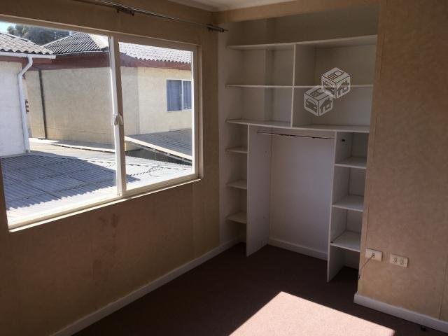 2 pisos, cercana estacion El Belloto, condominio