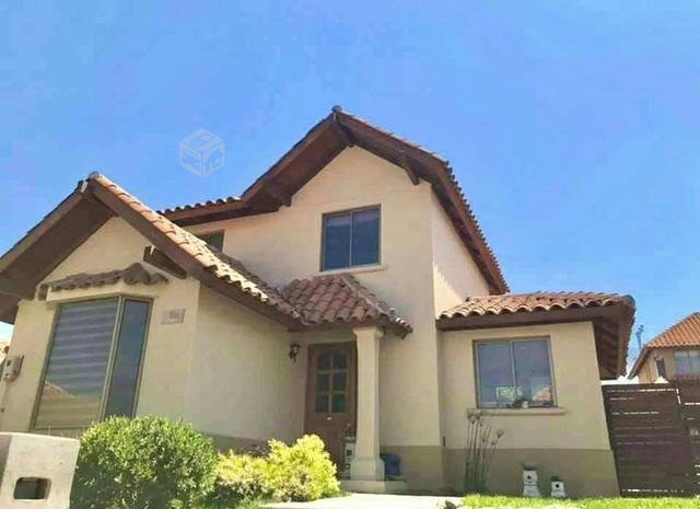Hacienda El Peñon, Linda Casa Radal en Condominio