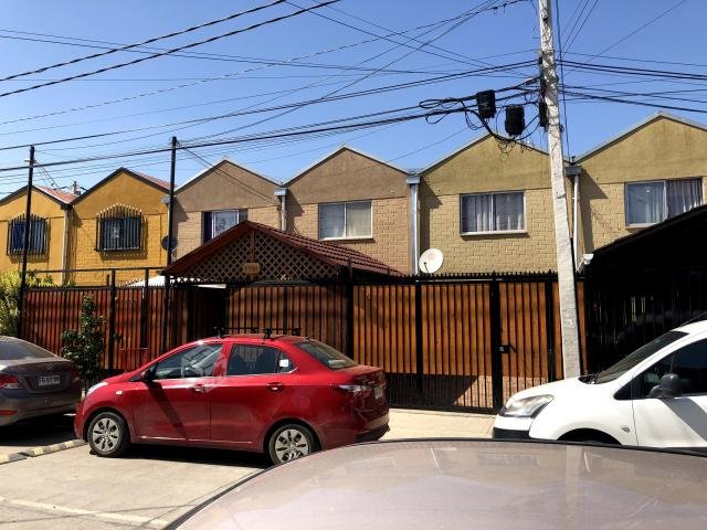Excelente casa en villa tipo condominio