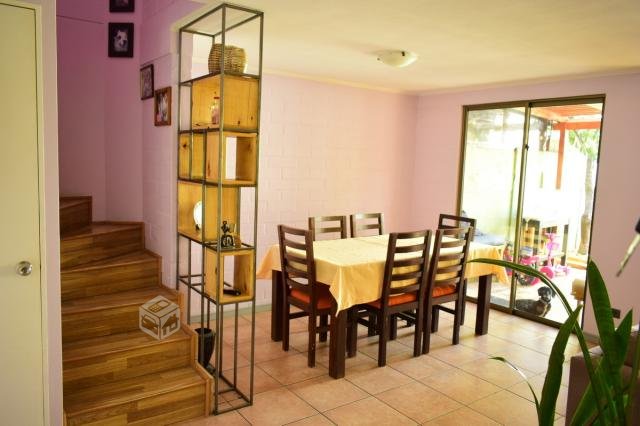 Casa avenida Lo Cruzat con Antumalal