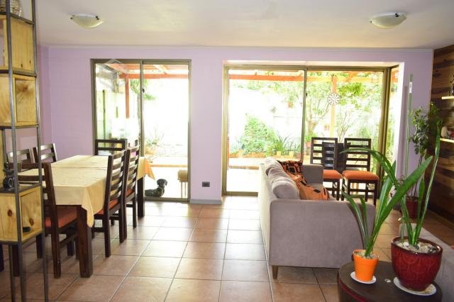 Casa avenida Lo Cruzat con Antumalal