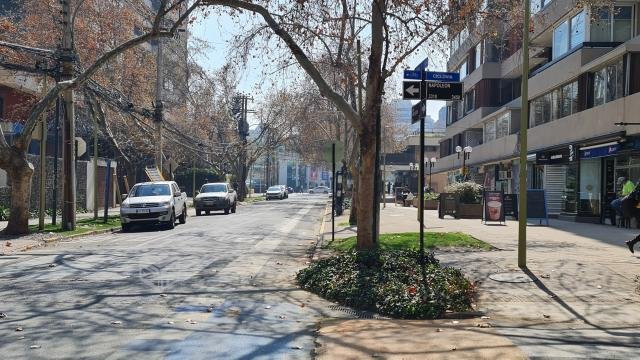 Napoleon c/ San Crescente, Las Condes: Depto 90 mt