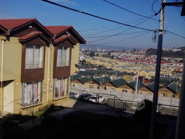 Arriendo Casa en Cond Jardines de Belloto