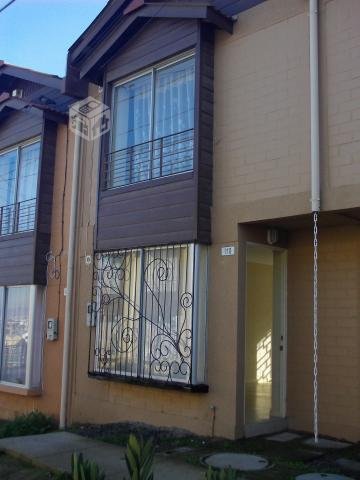 Arriendo Casa en Cond Jardines de Belloto