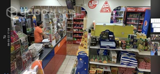 Casa con local comercial
