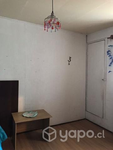 Pieza a señorita estudiante o que trabaje