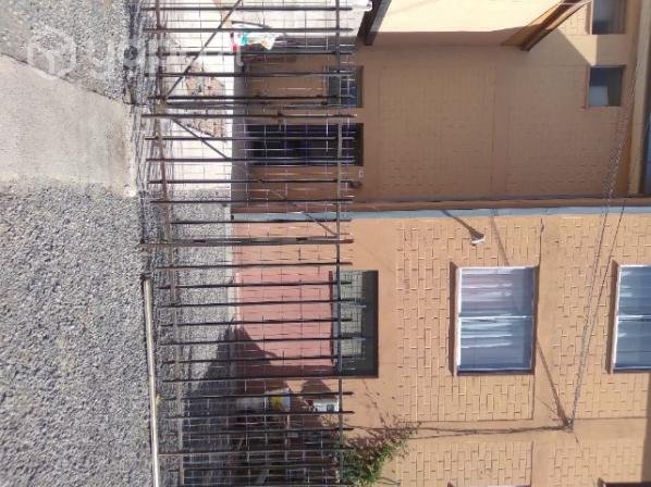 Casa con local comercial 