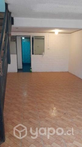 Casa 2 Pisos en Pudahuel con estacionamiento