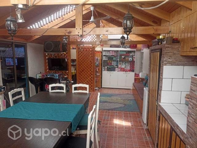 Casa en buen sectror con excelente conectivilidad