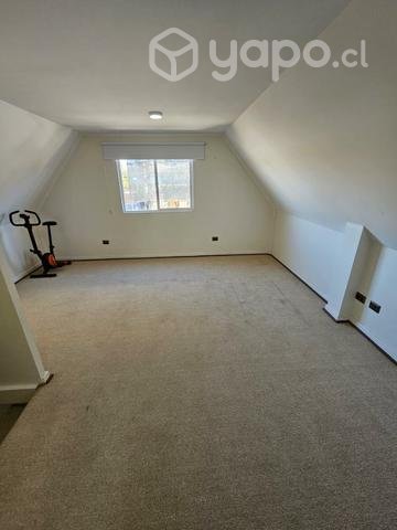 casa de 3 Pisos en condominio privado