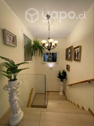 EXCELENTE CASA 3 PISOS, 6D/4B- 1E en Providencia